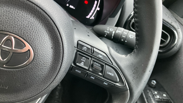 Toyota Yaris Cross 1.5 Hybrid Icon 5dr CVT Hybrid Estate